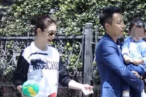 Từ Hy Viên lộ bụng bầu lùm lùm khi xuất hiện cùng chồng con