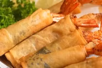 Cách làm món chả giò giòn rụm cho thực đơn ngày Tết 