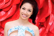 Sau scandal giật chồng, Pha Lê tấn công Bài hát yêu thích