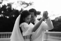 Hồ Ngọc Hà - Kim Lý tung ảnh cưới đen trắng sặc mùi "ngôn tình"