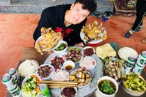 Chùm ảnh “độc, lạ” U23 Việt Nam chúc mừng năm mới