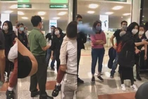 Đàm Vĩnh Hưng chỉ trích nữ khách làm loạn ở sân bay vụ cách ly