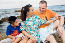 Diễn viên Lý Thanh Thảo hạnh phúc bên bạn trai Tây