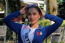 Lâm Thu Hồng lạc hành lý, 4 ngày một bộ đồ thi The Miss Globe 