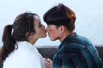 Lương Thế Thành, Tú Vi bị tố không chuyên nghiệp