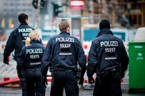 Thiếu nữ 18 tuổi bị 8 gã đàn ông hiếp dâm gây sốc