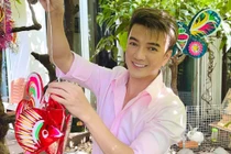 Đàm Vĩnh Hưng trang trí vườn nhà bình yên đón Trung thu