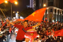 Đàm Vĩnh Hưng hủy show để cổ vũ U23 Việt Nam trận chung kết