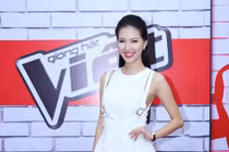 MC Mỹ Linh rạng rỡ đi ghi hình The Voice 2015