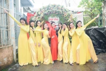 Khoảnh khắc bá đạo của HH Đại dương Đặng Thu Thảo trong lễ đính hôn