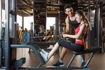 Khánh Ngân khoe eo thon quyến rũ bên siêu mẫu Ngọc Tình