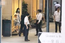 Vợ thiên vương Lưu Đức Hoa mang bầu lần 2 ở tuổi 52?