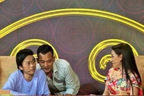 Phản ứng bất ngờ của Hoài Linh khi bị Phi Nhung ép hôn