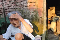 Con tố nhau, mẹ sống đời chị Dậu trên mảnh đất chục tỷ