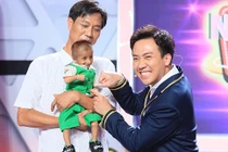 Trấn Thành, Việt Hương tặng tiền cho cậu bé tí hon cao 60 cm