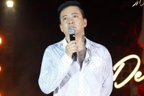 Tuấn Hưng gặp sự cố giọng hát, nhiều khán giả đòi hoàn tiền vé 
