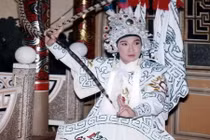 Con gái cố NSƯT Vũ Linh bị cô ruột kiện, đòi chia tài sản