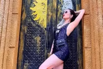 Đu trend "khoe nách" nhưng Lệ Quyên "trắng gì mà sáng thế"