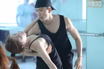 Hương Tràm quyết tập nhảy vì bị Hà Hồ chê nhảy kém