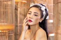 Văn Mai Hương mặc gợi cảm, trải lòng với cuộc tình buồn ngày Valentine