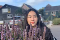 Nhan sắc xinh đẹp vợ kém 18 tuổi, nhiều tài lẻ của ca sĩ Việt Hoàn