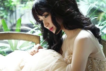 Bất ngờ với loạt ảnh xinh như mộng của Hòa Minzy