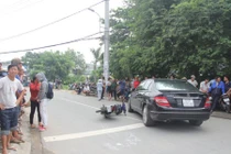 Dựng hiện trường vụ chồng chở người tình tông xe vào vợ