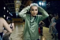 Clip Sơn Tùng MTP giống G-Dragon đến từng chi tiết