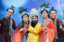 Cười nghiêng ngả với cảnh Hoài Linh bị “chơi xỏ“