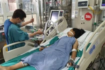 Nhiều người nguy kịch do uống “nước... chữa bệnh”