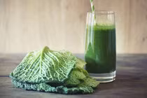 Lợi ích bất ngờ của nước ép bắp cải với sức khỏe