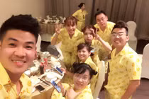 “Công ty nhà người ta“: Nhân viên mặc pijama dự tiệc hoành tráng