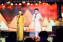 Vũ Minh Hiếu song ca cùng Thanh Thanh Hiền trong minishow đầu tiên