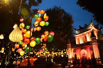 Tìm về tết Trung thu xưa trong Thu Vọng Nguyệt 