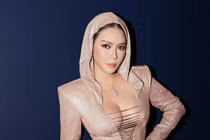 Lý Nhã Kỳ "đốt" 1,5 tỷ cho chuyến xuất ngoại 18 tiếng