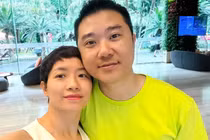 Hôn nhân hạnh phúc của cặp đôi sinh cùng ngày, cùng bà đỡ