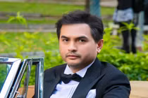 Sao Việt bàng hoàng khi siêu mẫu Đức Tiến qua đời ở tuổi 44