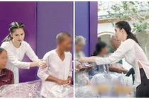 Ngọc Trinh nổi bật dù mặc giản dị về quê nhà làm từ thiện