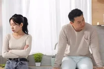 Chồng hay mở tủ lạnh khi về nhà, biết lý do tôi sững người