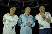 Tuấn Hưng - Duy Mạnh - Phan Anh trêu đùa nhau trong liveshow