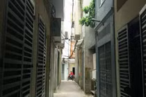 Vay cả họ mua nhà trong ngõ, vợ trẻ lo sốt vó sau vụ cháy