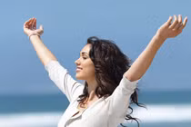 Cô hầu bàn "bật" người vợ giở thói ghen tuông mù quáng