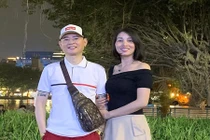 Diễn viên Tùng Dương và vợ thứ 4 ngày càng mặn nồng