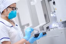 Từ câu nói của cháu nội, ông bà tức tốc đi xét nghiệm ADN