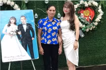 Mẹ chồng chăm con dâu ở cữ, chăm luôn thông gia bệnh nặng