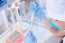 Biết kết quả xét nghiệm ADN bào thai trong bụng, người phụ nữ khóc