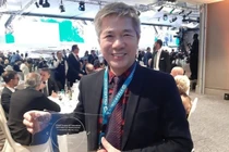 Bạn trai ca sĩ Thanh Lam nhận giải thưởng quốc tế về phẫu thuật