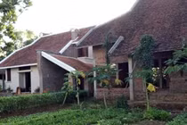 Bố mẹ chồng nợ nần bán nhà cho chúng tôi nhưng không sang tên