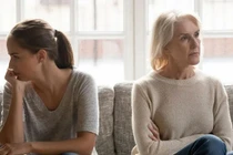 Giá vàng cao vút, mẹ chồng con dâu mâu thuẫn vì 10 cây vàng