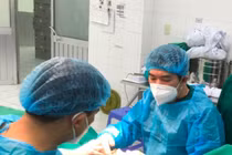 Nhiều quý ông trùng tu nhan sắc, nâng ngực, độn mông